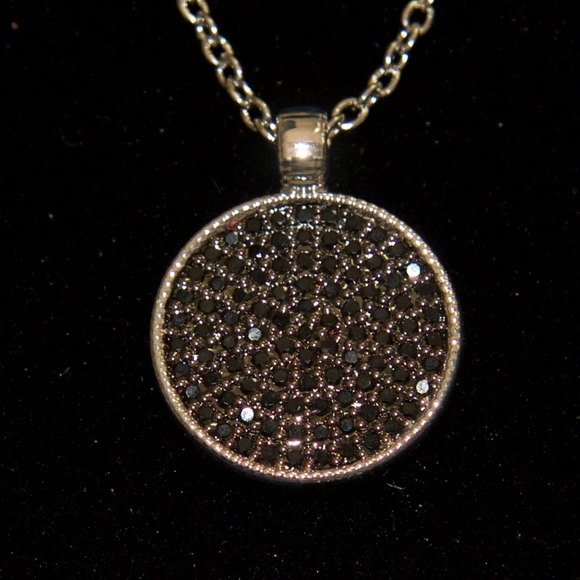 Gorgeous Black Swarovski Pave Necklace - Picture 2 of 8